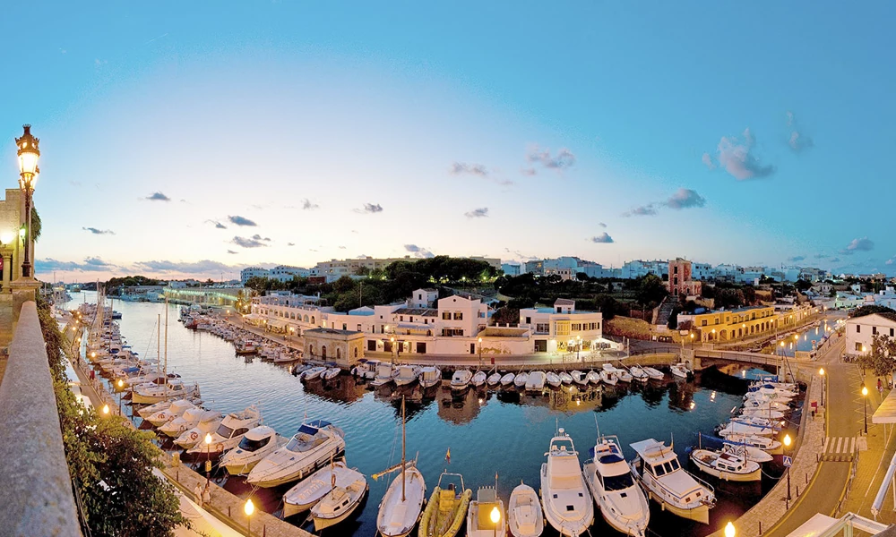 hotel xubec ciudatella entorno menorca a